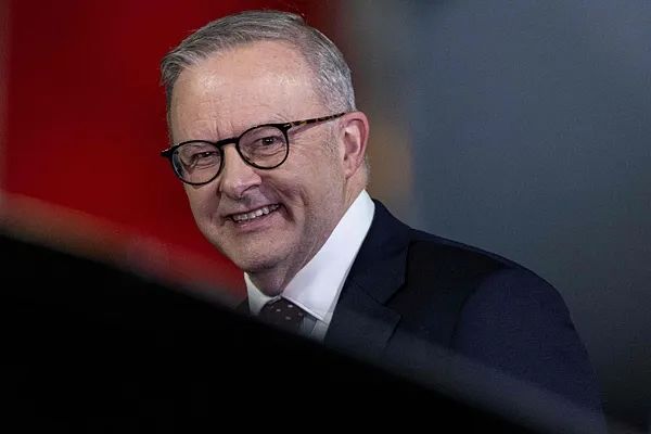 融可赢配 美方借炒作\＂中国威胁\＂施压，澳总理：将自行决定