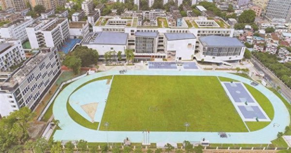 壹策略 光明区光明中学: 一所农场田埂上成长起来的中学