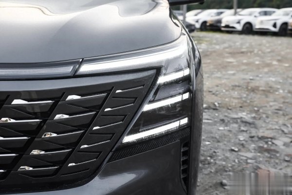 财米网 这下要排队买长安了！近4米8长，192马力+爱信8AT